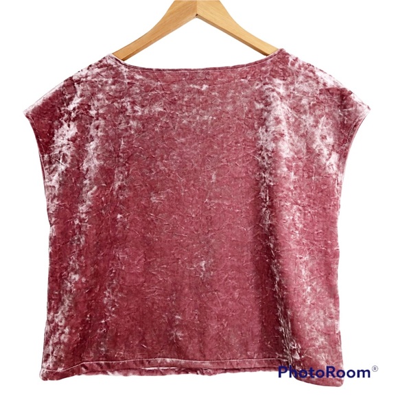 VINCE CAMUTO Crushed Velvet Sleeveless Top - Picture 2 of 3